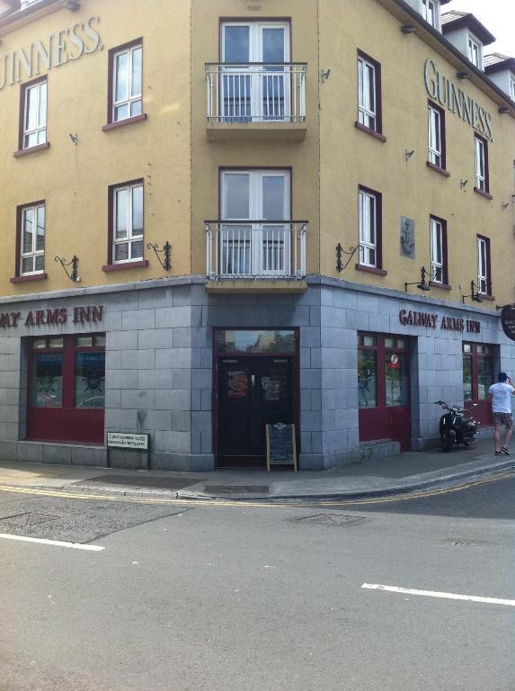 Galway Arms Inn Exterior photo